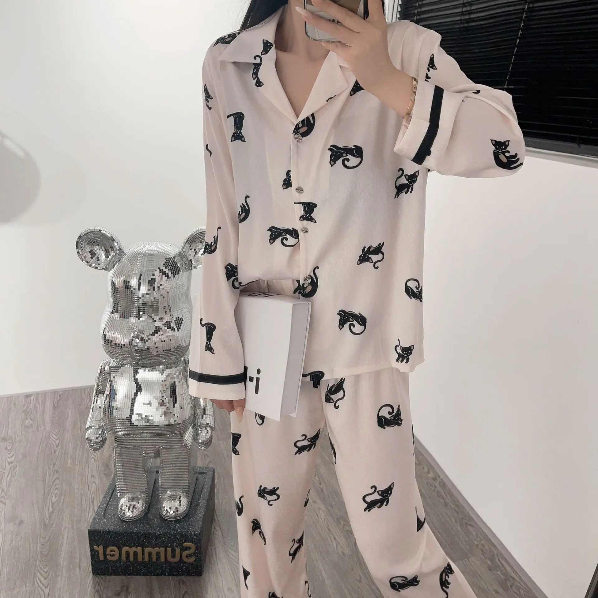 [Cream kitten] High-quality temperament long-sleeved pajamas home suit satin comfortable home