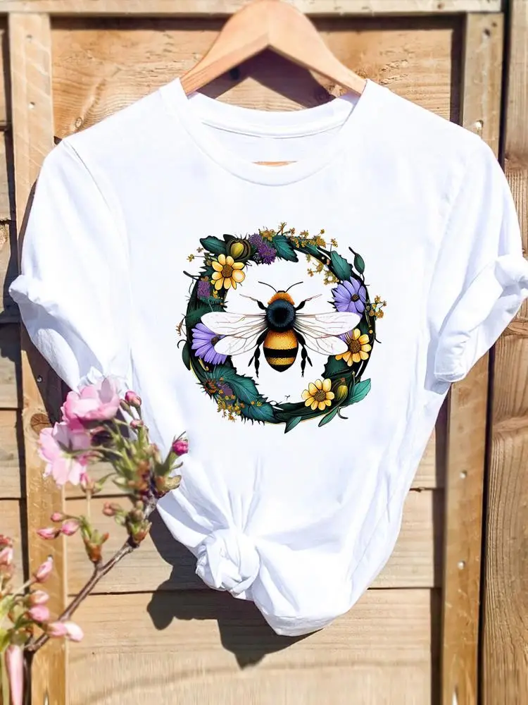 Футболка женская с коротким рукавом милый тренд принтом пчелы и цветов