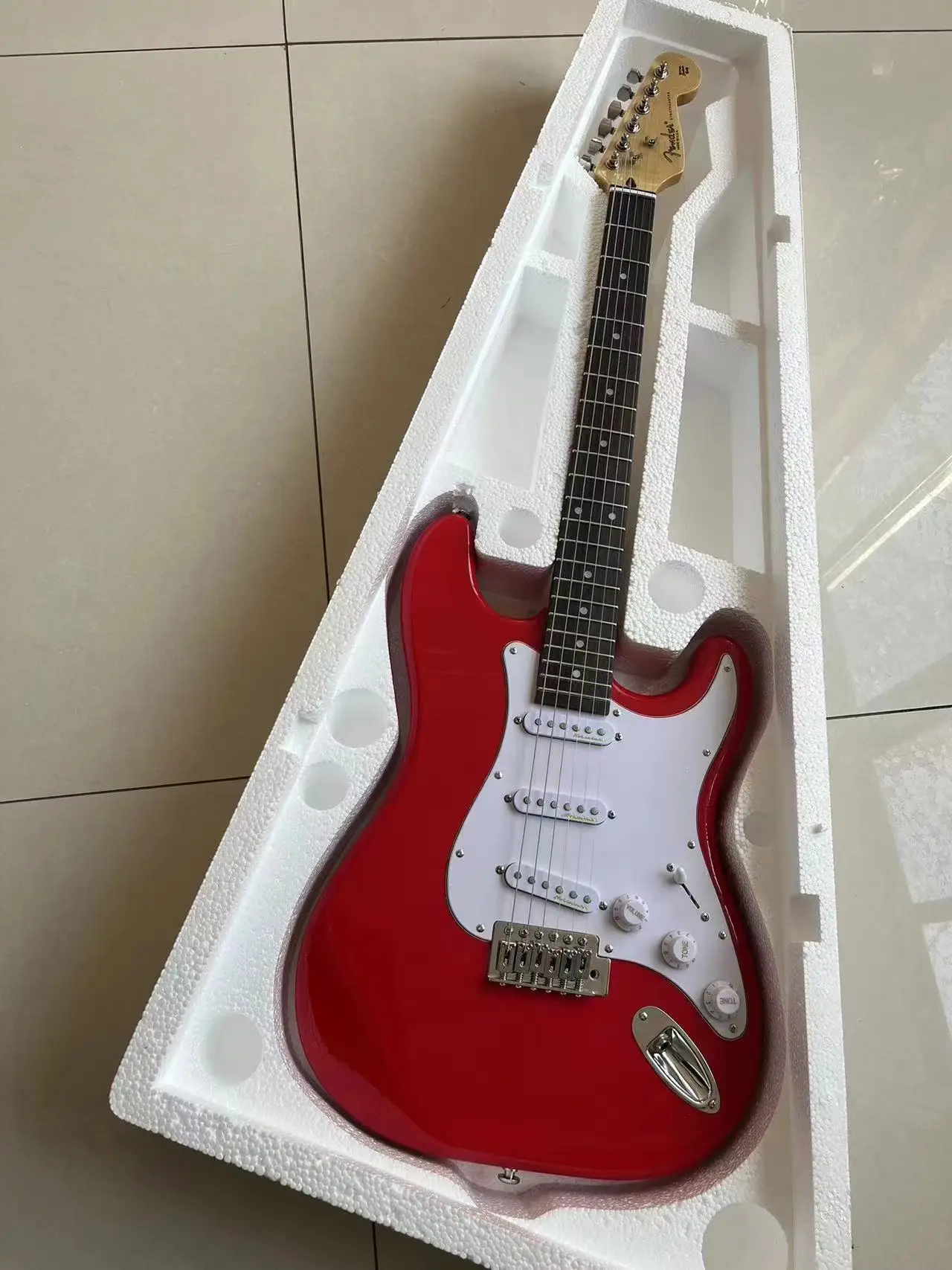 

Send in 3 days stratocaste-r custom body 6 string Red Electric Guitar in stock HGVJD