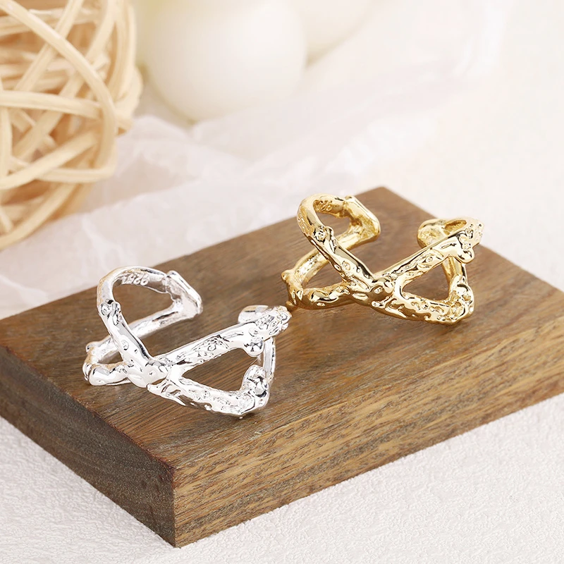 

Sole Memory Geometric Cross Branches Silver Color Female Resizable Opening Rings SRI1056