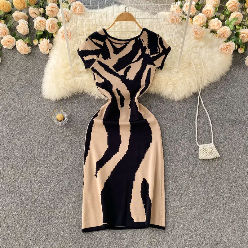 

DALMAZZO Vintage Knitted Summer Knee Length Dress Casual Women Square Collar Pullovers Short Sleeve Slim Sexy Pack Hip Dresses
