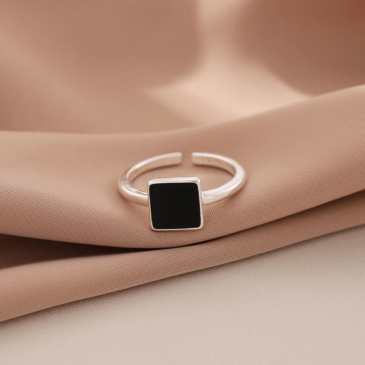 Женские винтажные кольца в готическом стиле