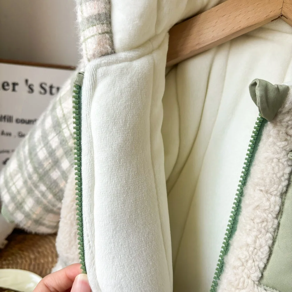 Новинка зимы 2024 детские утепленные плюшевые теплые наряды лоскутные клетчатые