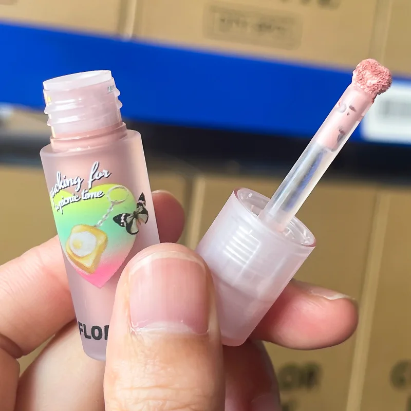 Жидкие тени для век FLORTTE мерцающие и металлические блестящие