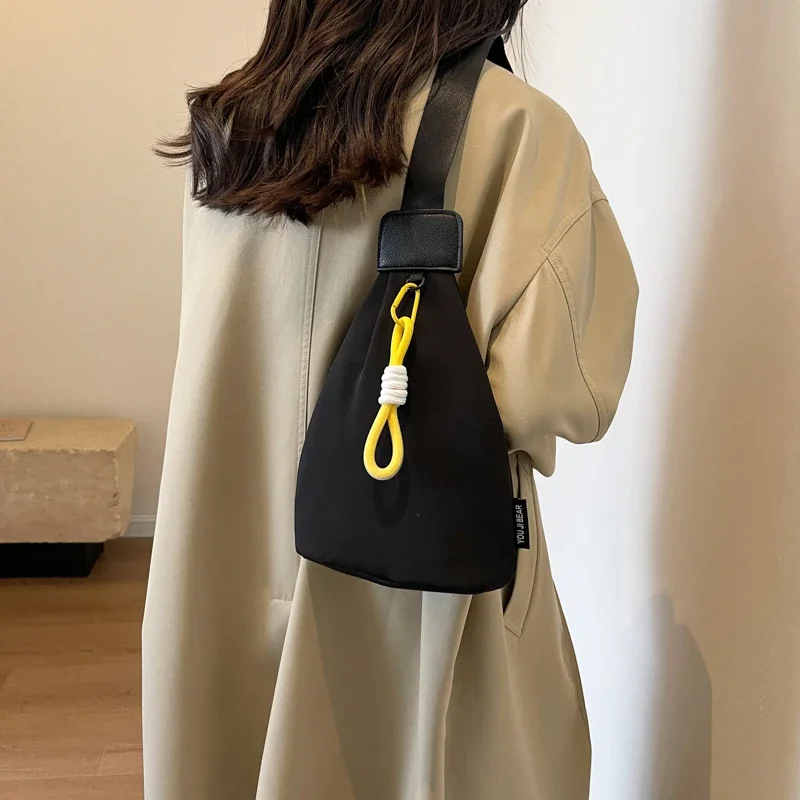 

High-end Nylon Woman Chest Bag 2023 Fashion Bucket Bag Designer Simple Crossbody Chest Pack Purses Leisure Female Shoulder Bags