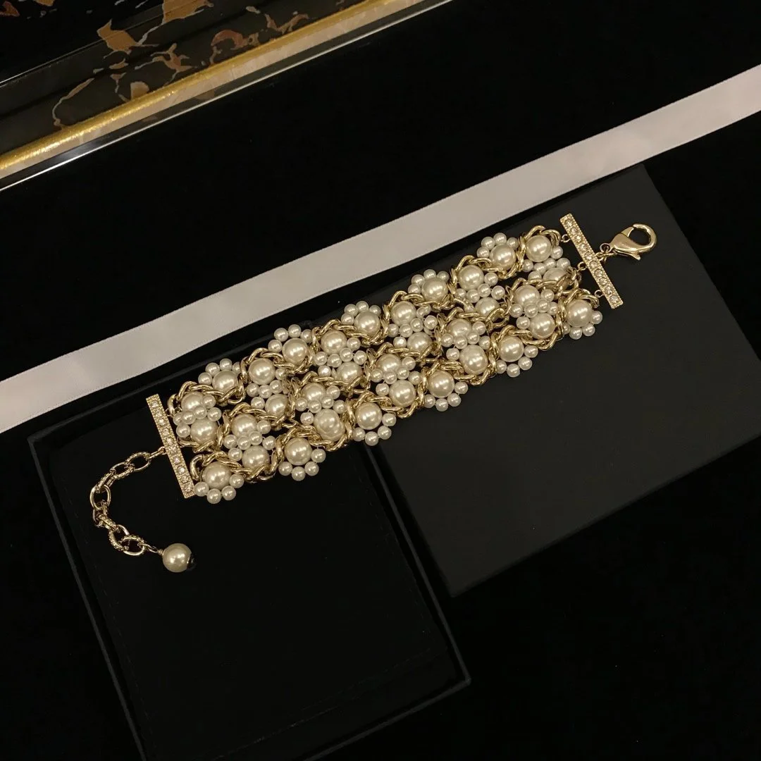 

NEW IN2023 Bracelet Platinum Jewellery Dating Cute,Fashionable And Versatile Bracelet Pearl Bracelet With Super Beauty