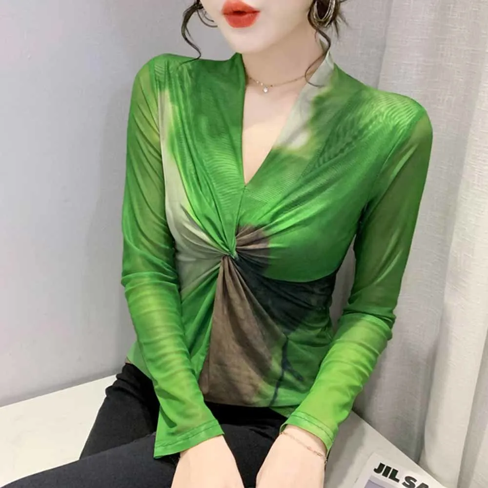 

Новинка, Весенняя пикантная рубашка с V-образным вырезом, хлопковая футболка с длинным рукавом, женская нижняя рубашка, женские облегающие Т...