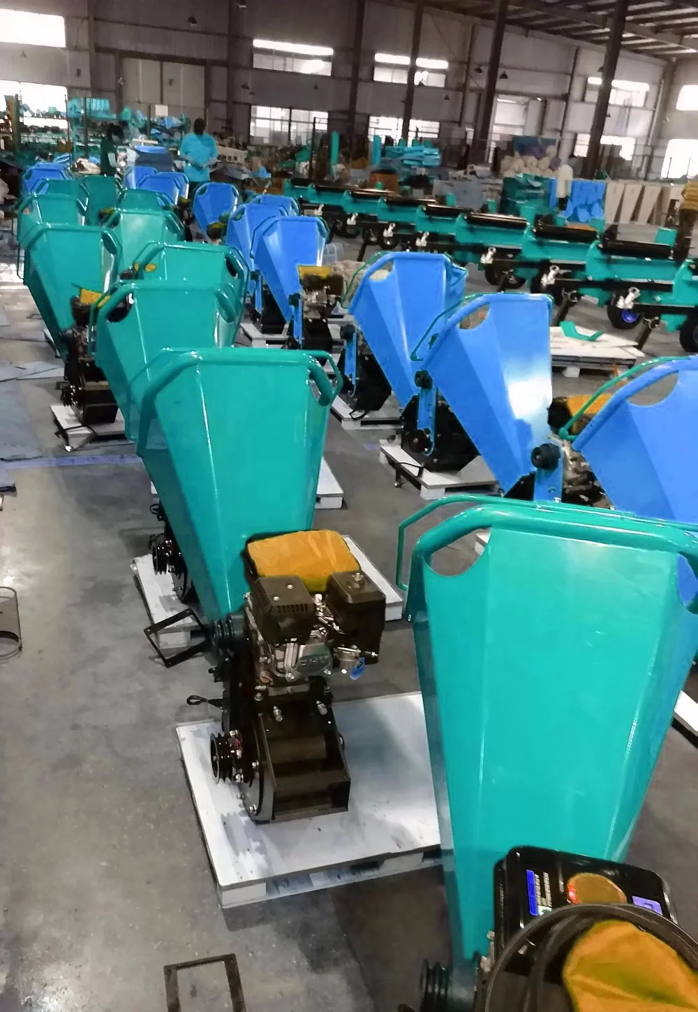 Лидер продаж дробилка для ветвей HYstrong гусеничная древесины садовый измельчитель