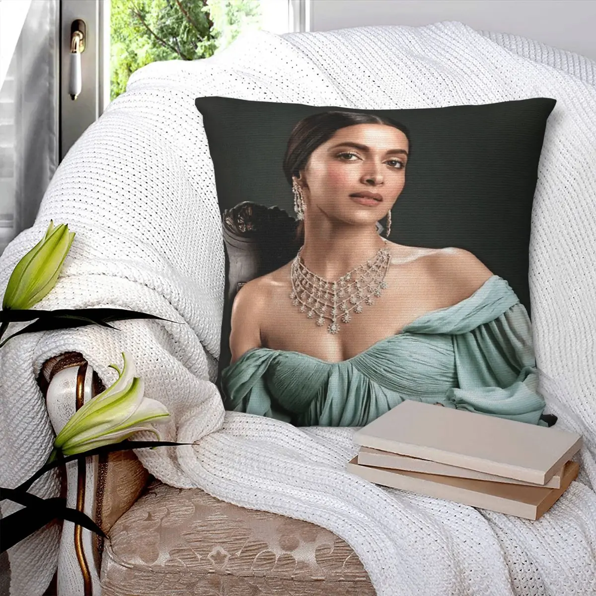 Фото Наволочка Deepika Padukone Indian Square из полиэстера, льна и бархата с узором, на молнии, декоративная, для кровати №3