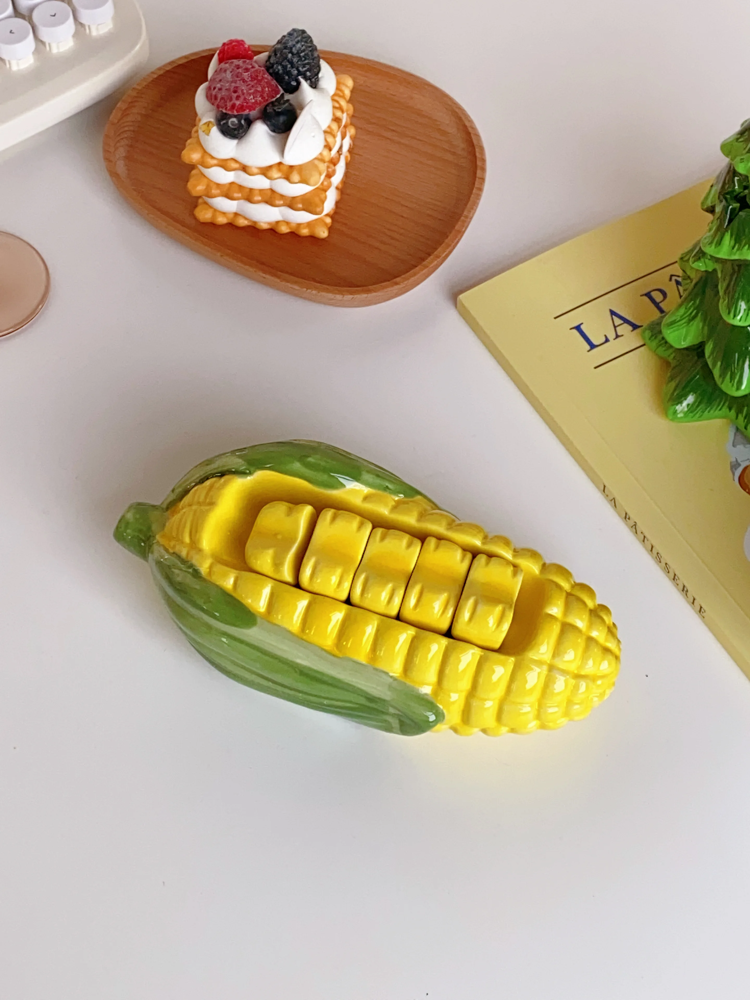 

Cute corn chopsticks holder ceramic chopsticks holder home decoration