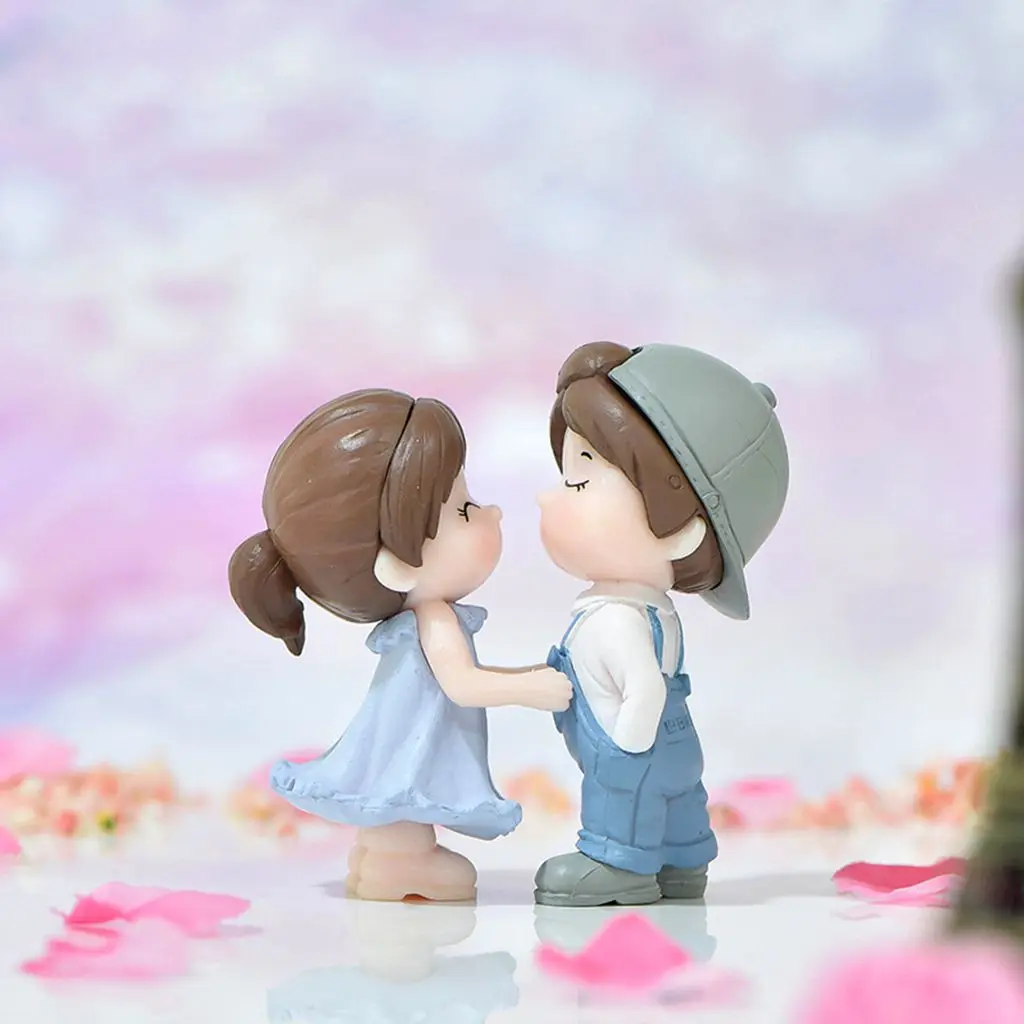 

1 pair Kiss Romantic Keychain Pendant Bonsai Landscape Crafts Cake Ornaments Dancing Couple Figurines Desktop Decor
