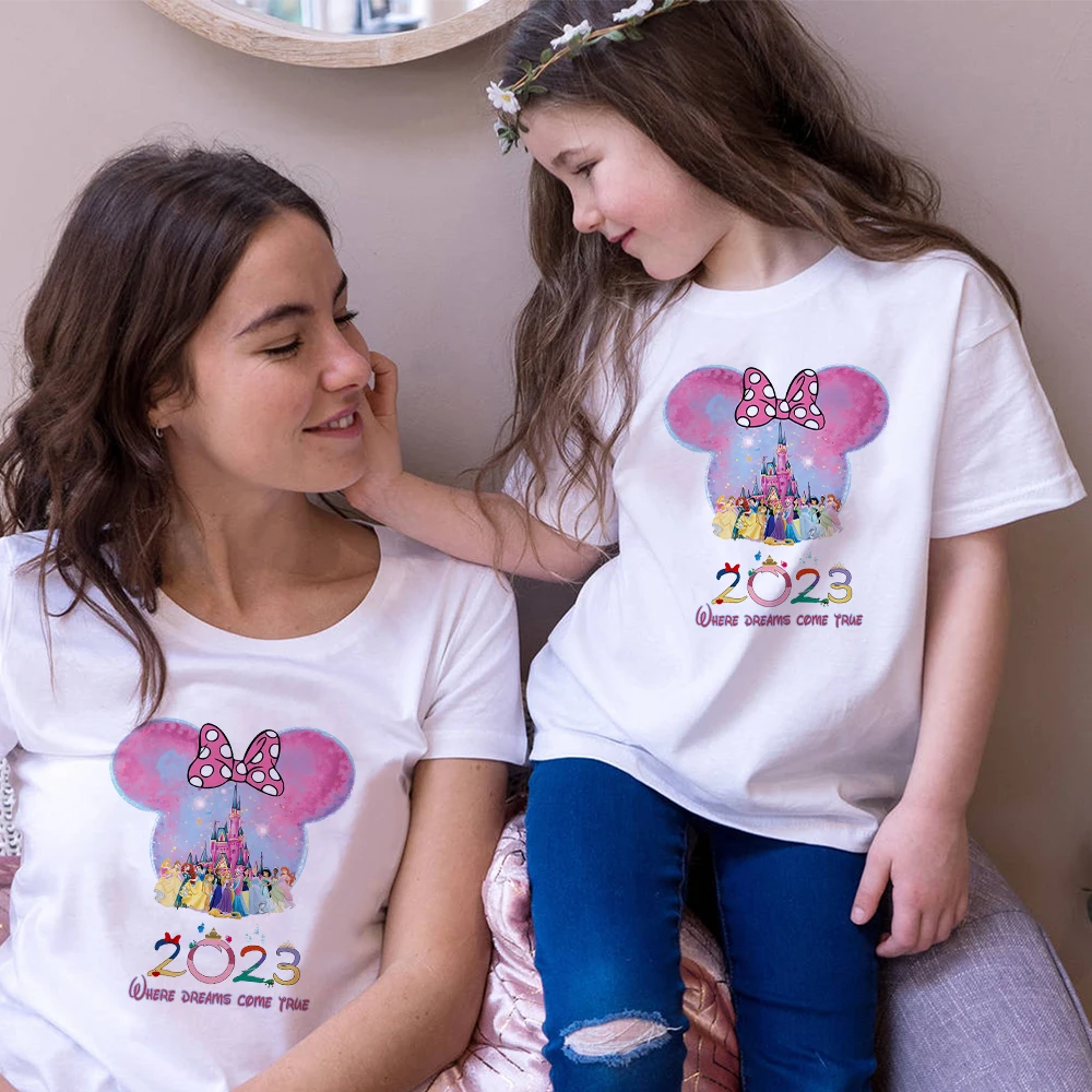 

Disney Minnie Sweet Style Cute Girls Clothes Mom and Daughter Equal T-shirt 2023 Disneyland Family Vacation Tops Sisters Shirt