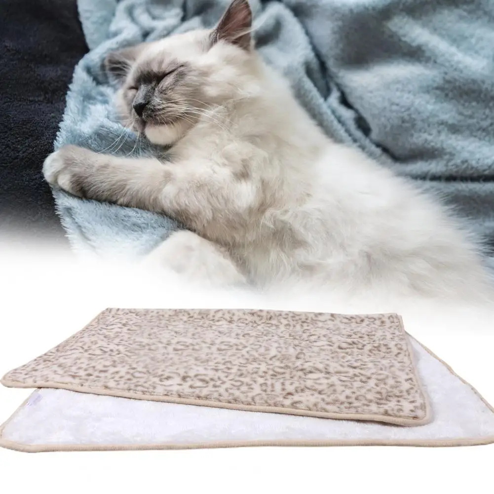 

Lightweight Durable Leopard Print Pet Cushion Exquisite Edging Pet Cushion Multipurpose for Winter