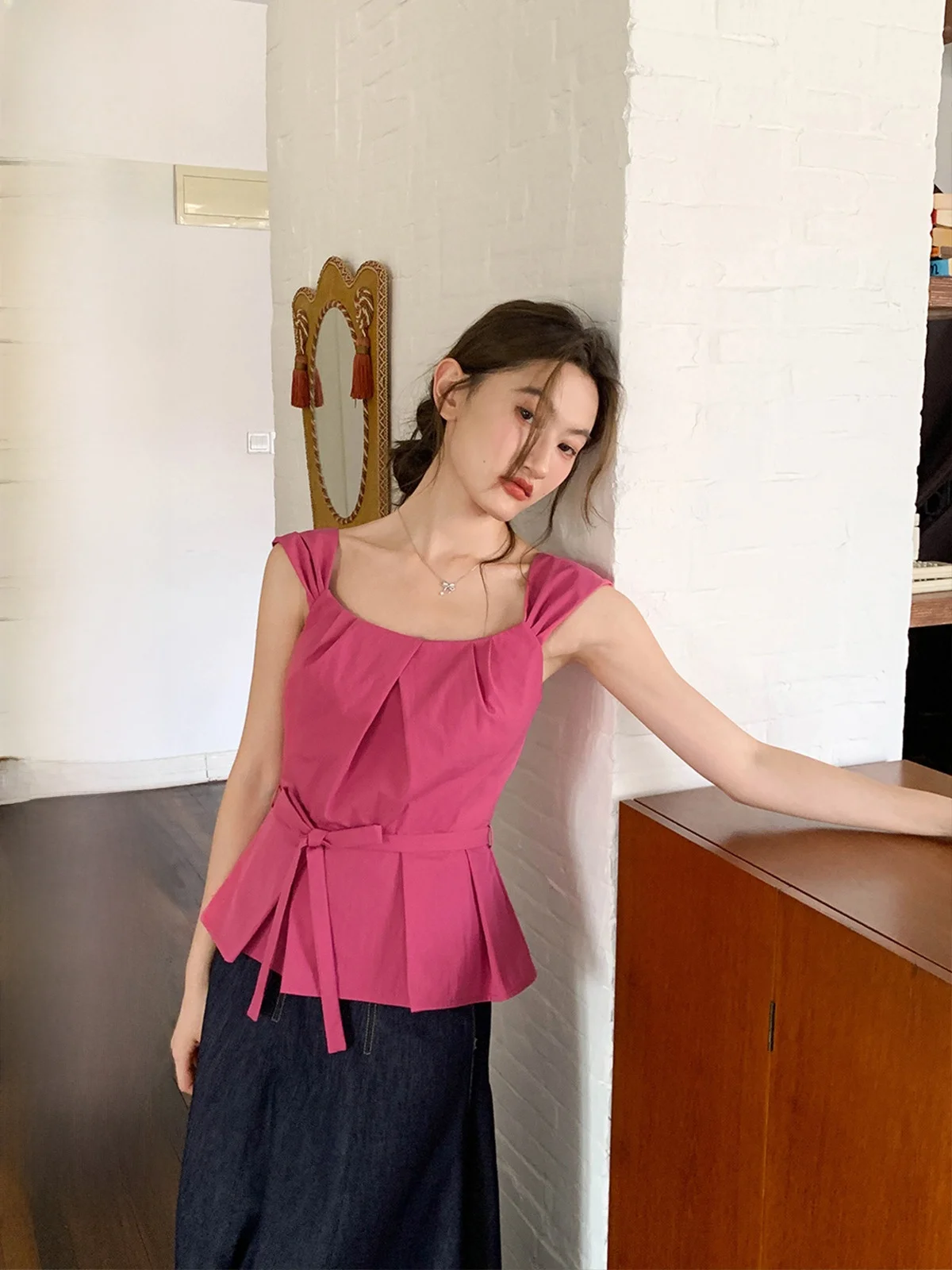 Женский плиссированный пояс Hello Cannon с вырезом на талии маленький слинг лето 2023