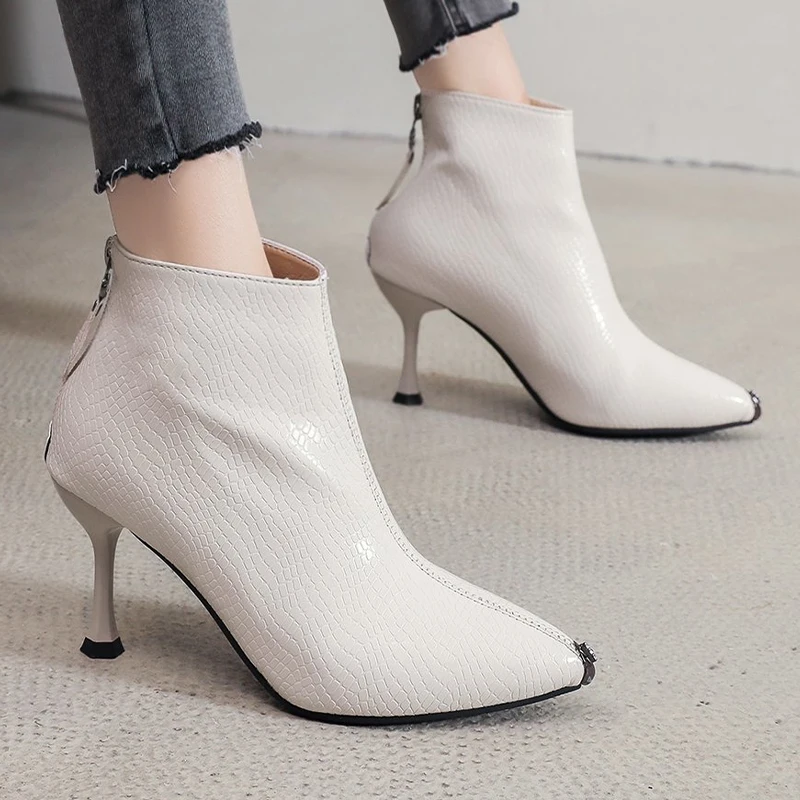 

Ботильоны челси зимние пикантные на высоком каблуке Новинка 2023 женская брендовая обувь с острым носком на молнии женские модные готические дизайнерские женские сапоги