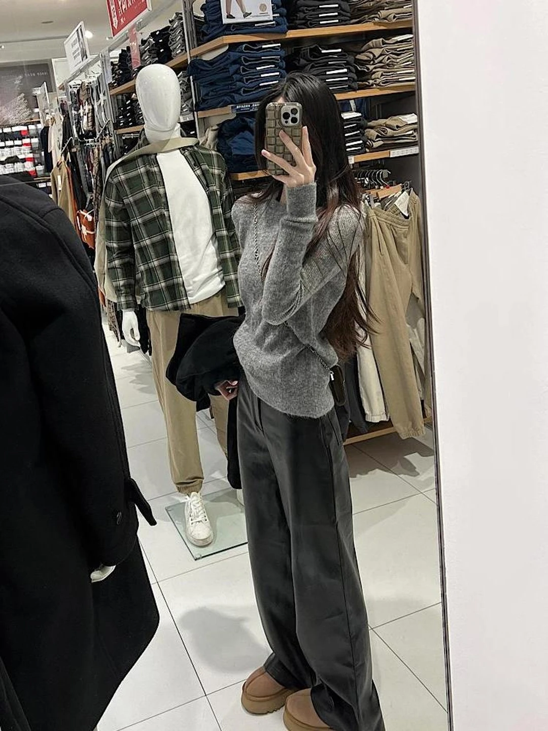 Элегантная серая вязаная женская кофта с круглым вырезом и длинным рукавом для