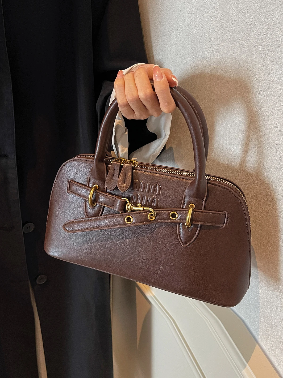 Женская сумка в стиле ретро