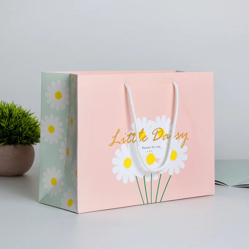 

10pc High Quality Kraft Paper Gift Bag Cute Little Daisy with Handle Shopping Bag Clothing Store Cosmetics Jewelry Packaging Bag