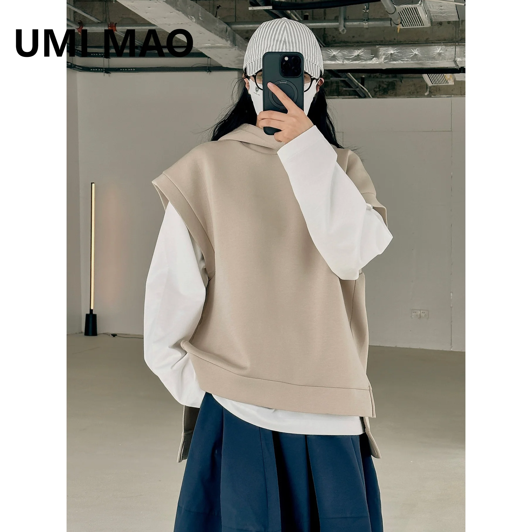 

UMI MAO New Japanese Street Leisure Air Layer Hooded Vest Loose Silhouette Layered Sleeveless Sweater Top Winter Coat Women