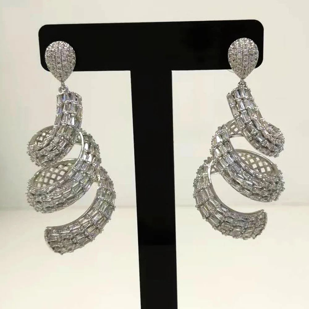 GODKI новая летняя коллекция висячие серьги с поворотным поясом для женщин