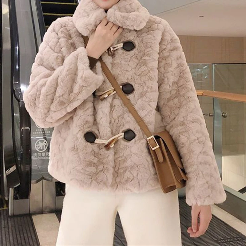 Lamb hair coat women's short autumn  winter Korean  2022 new pattern brushed thickened cattle horn button  coat