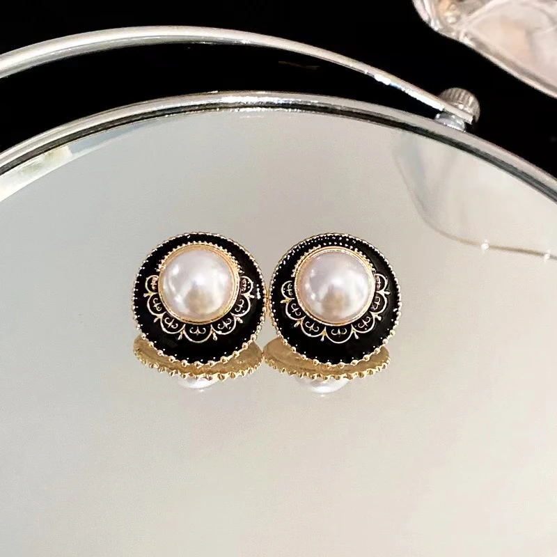

Women's Earrings Black Elegant Round Vintage Fashion Jewelry Imitation Pearl Inlay Exquisite Daily Gift