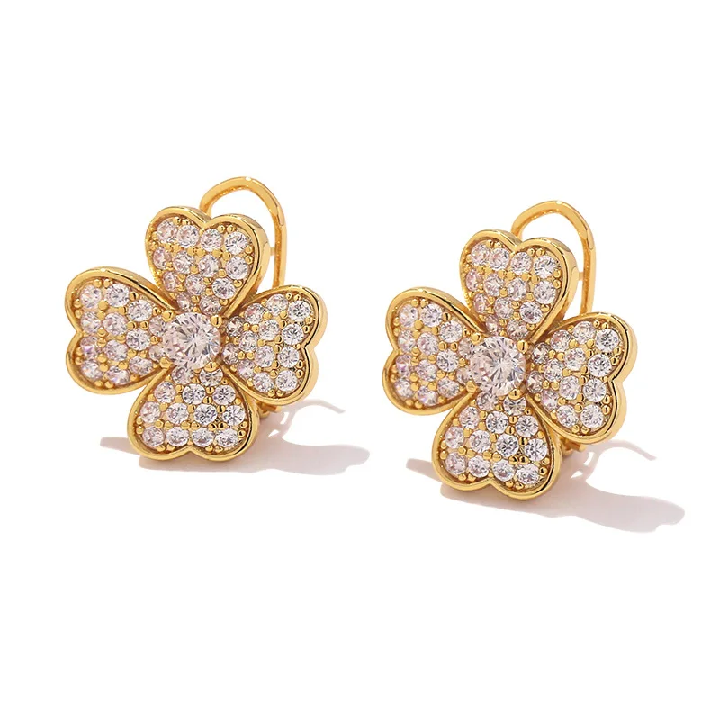 

Fashion Stud Earrings Gold Plated Jewelry Simple Elegant Glossy Diamond Flower Earrings Gifts for Lovers