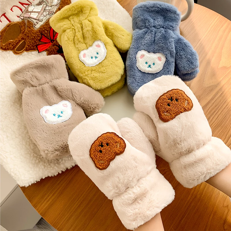 тапочки свиньи. плюшевые варежки. варежки из плюша. плюшевые перчатки женские. плюшевые тапочки.