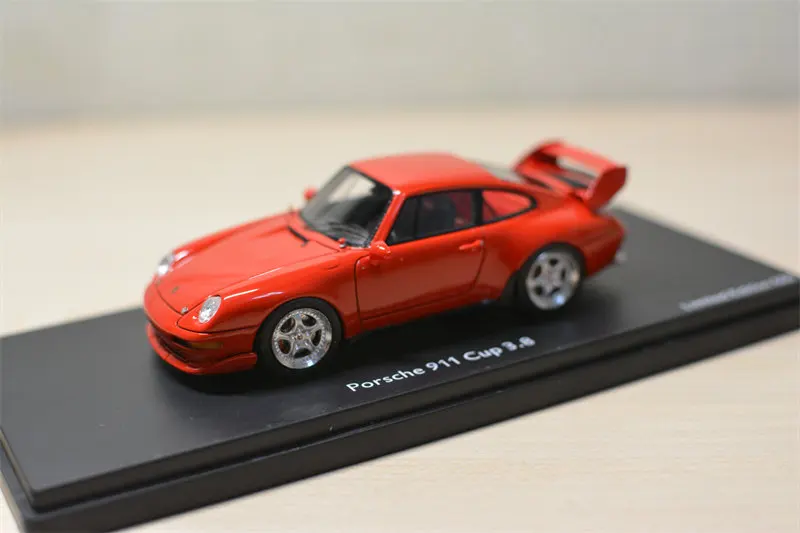 Фото Модель автомобиля Schuco 1:43 Porsche 911 (993) Cup 3.8 красного цвета из литого металла №1