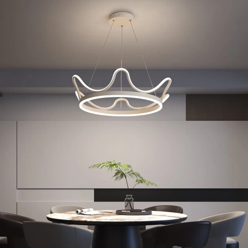 Скандинавская светодиодная люстра с короной подходящая для столовой спальни