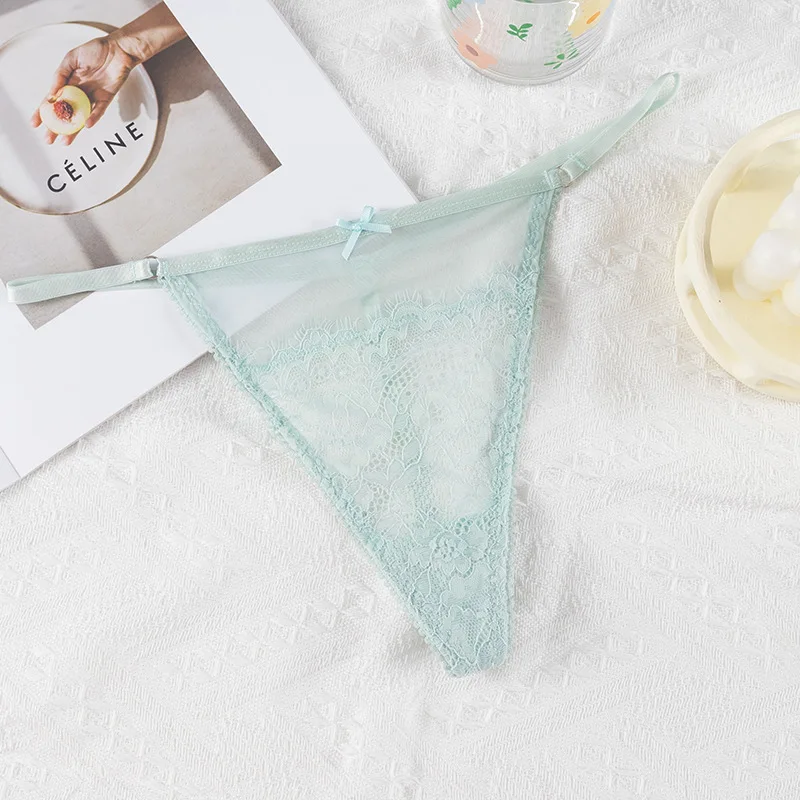 

Кружевные тонкие трусики-Тонг с заниженной талией