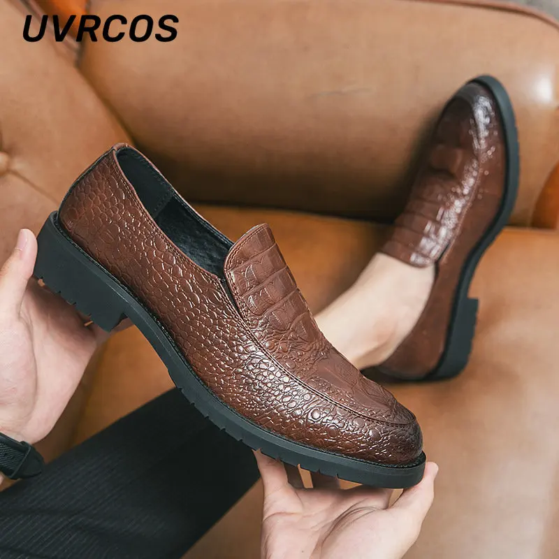 

Men Pointed-toe Business Leather Shoes Dress Up Heightened Casual Fashionable Breathable Low-top 2022 New