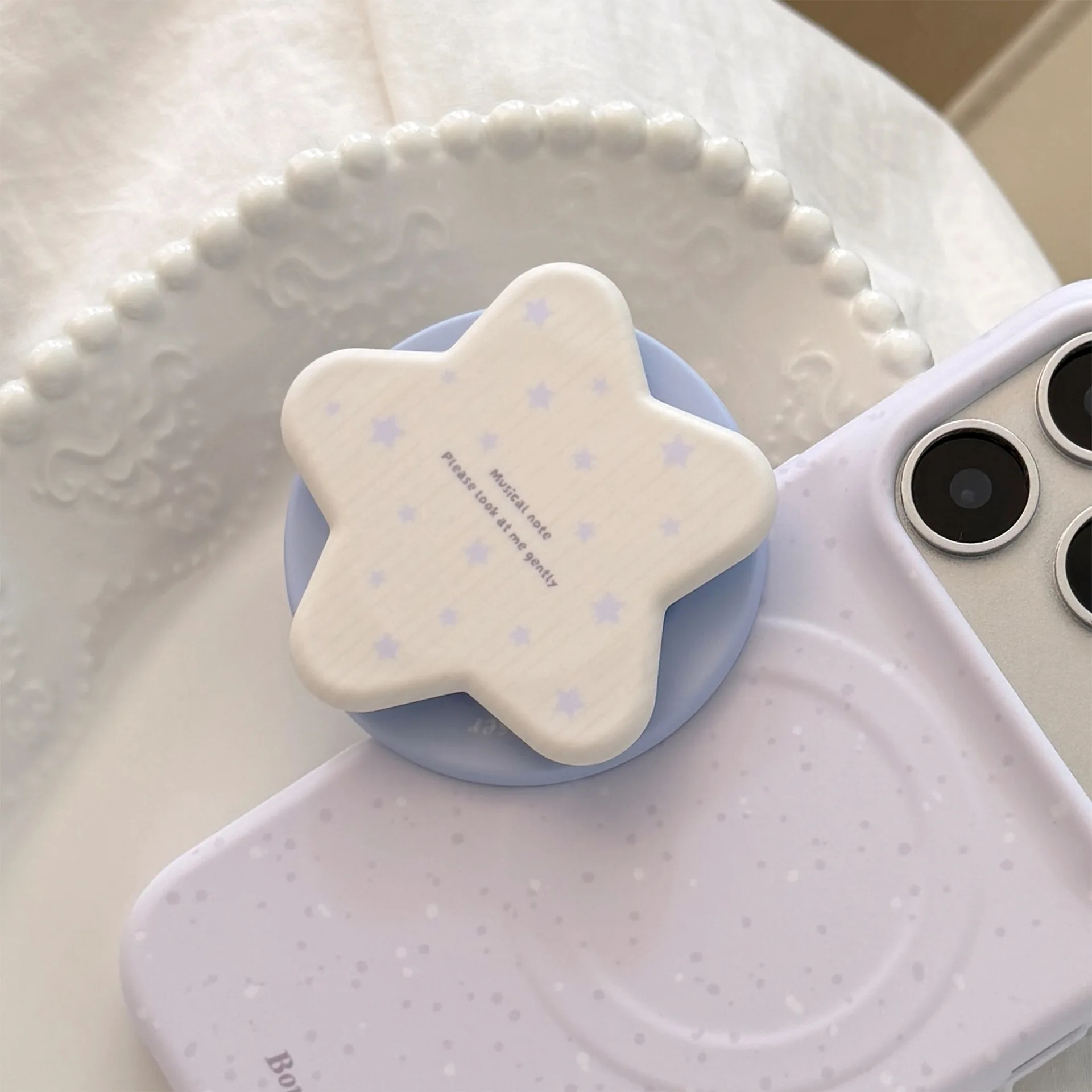 Фото Магнитный держатель для телефона Macaron Star: портативная складная подставка-держатель, милый аксессуар для мобильного телефона №1