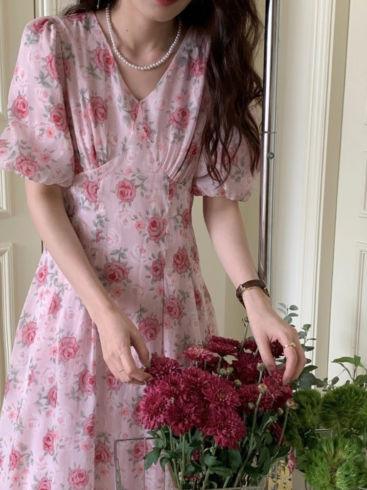 

Gentle and Romantic Rose Color V-neck High-waisted Slim Puff Sleeves Mid-length A-line Dress Two-color Ladies undefined