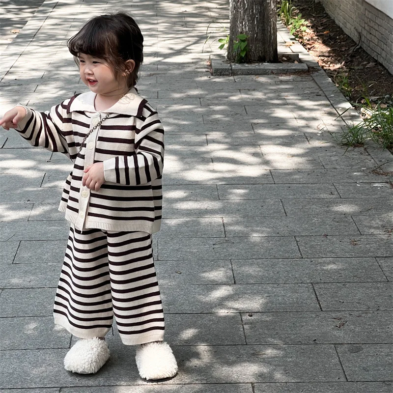 

Детский Повседневный свитер в полоску с отложным воротником и брюки