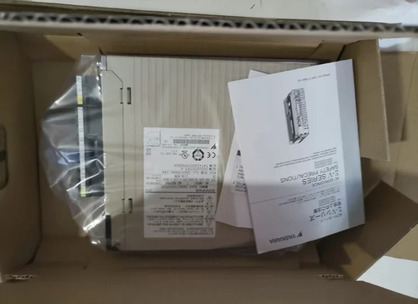 Совершенно новый SGDV-2R8A01B 002000 Сервопривод для оборудования системы ЧПУ