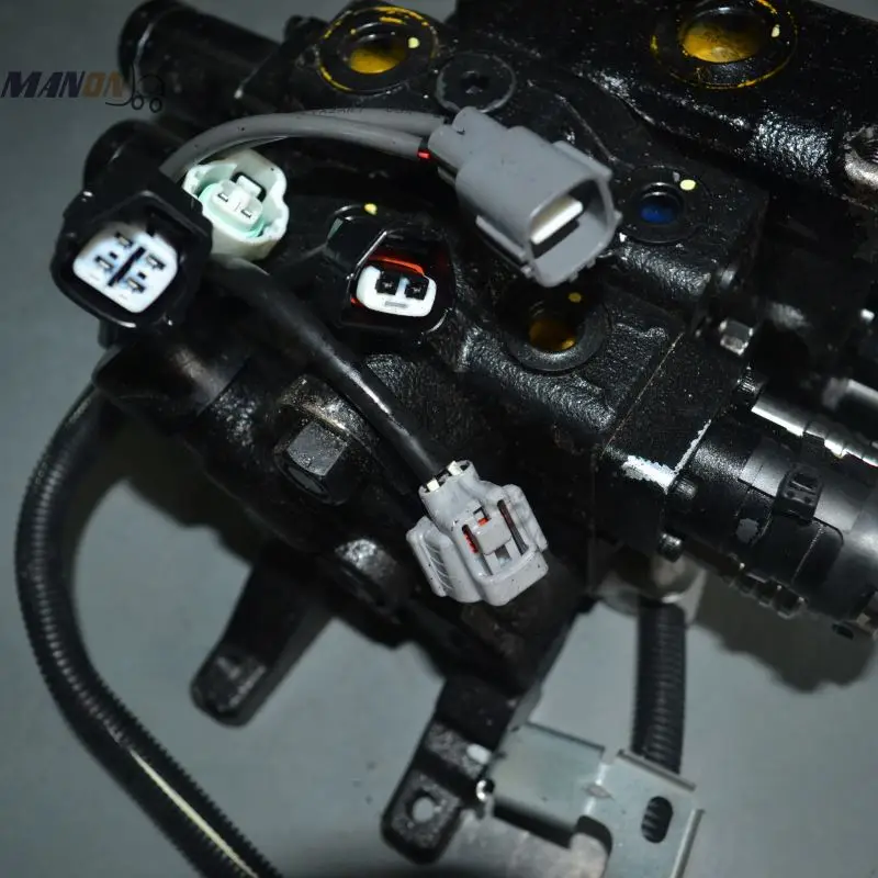 

MANON Forklift Spare Parts Used for Toyota Control Valve Assy 2EC 67610-36621-71