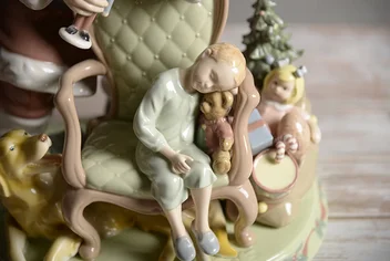 LLADRO Figur Porselen Lukis Tangan Tunggal Asli Natal Elegan Spanyol dan танан Laki-laki SANTA CLAUS