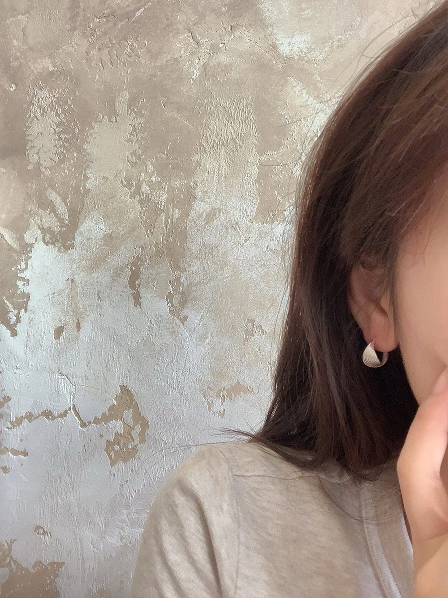 Крученые геометрические серьги из стерлингового серебра 925 круглые с обратной