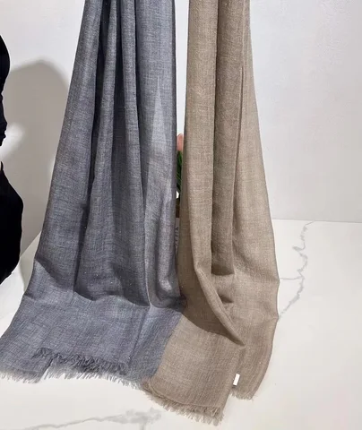 Кашемировая мерцающая шаль  Vogue Studio