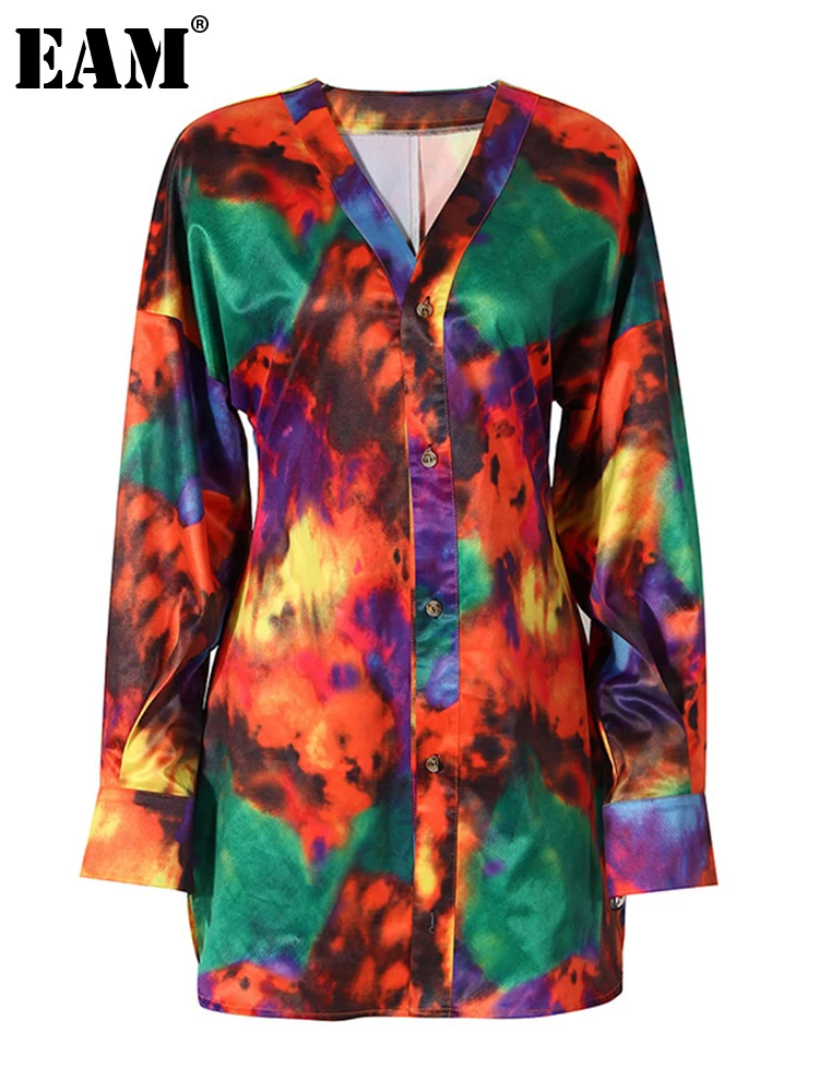 

[EAM] Women Colorful Tie Dye Shaped Pleated Dress New V-Neck Long Sleeve Loose Fit Fashion Tide Spring Autumn 2022 1DD9692