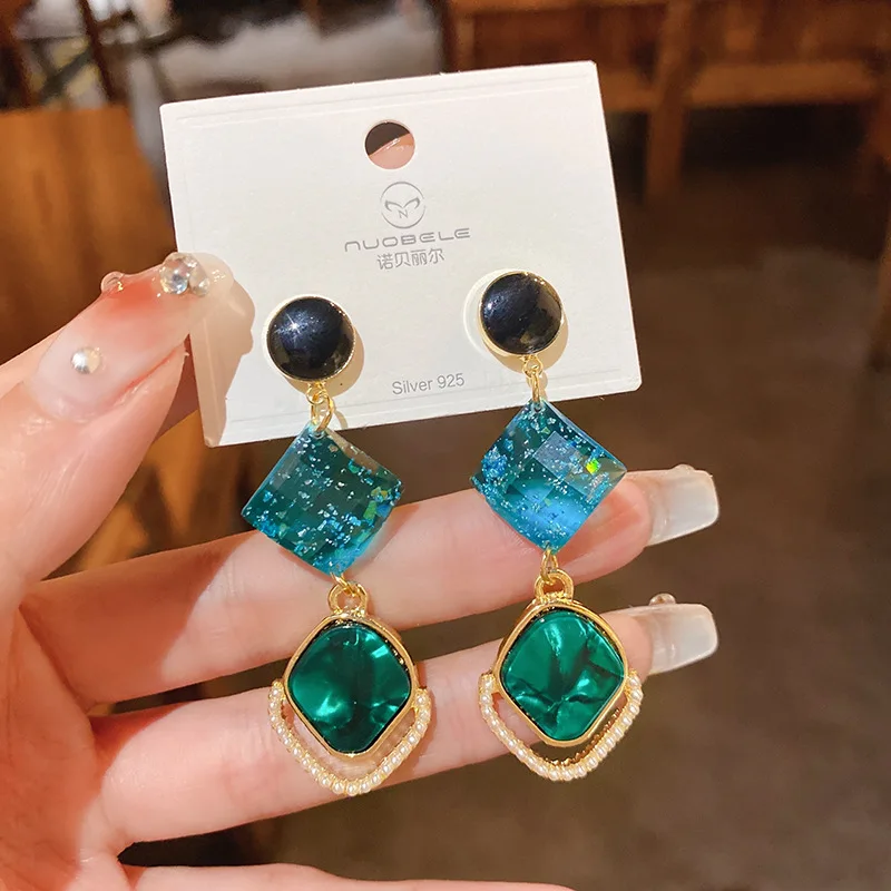 

925 Silver Needle Pearl Emerald Diamond Earrings, Hong Kong Style, Versatile Vintage Fashionable Personalized Earrings