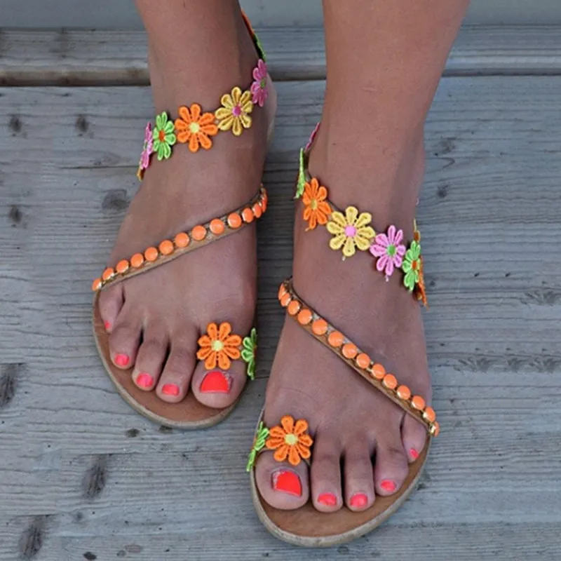 

Summer Flat Sandals Sweet Boho Floral Decoration Sandals Women Beach Sand Holiday Shoes Leather Flats Plus Size