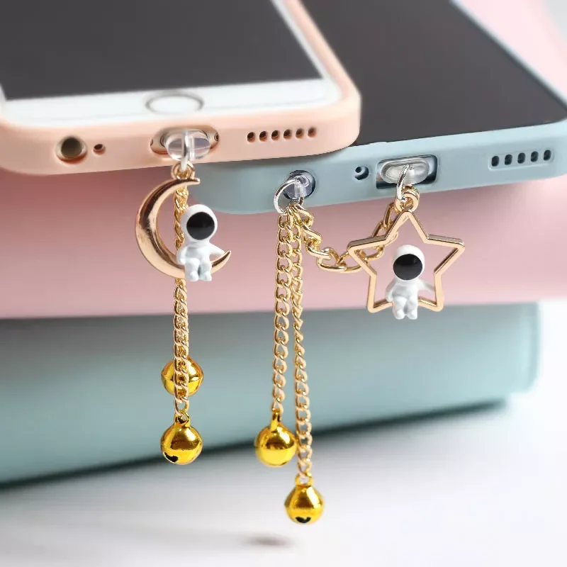 

Phone Anti Dust Plug Charm Astronaut Charge Port Plug Pendant Cute Headphone Jack Stopper Type C Cap For iPhone Accessories