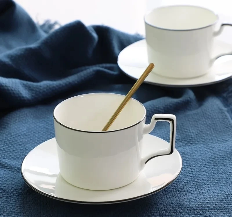 Фарфоровая чашка для чая керамическая кружка кофейная и блюдце 300 мл