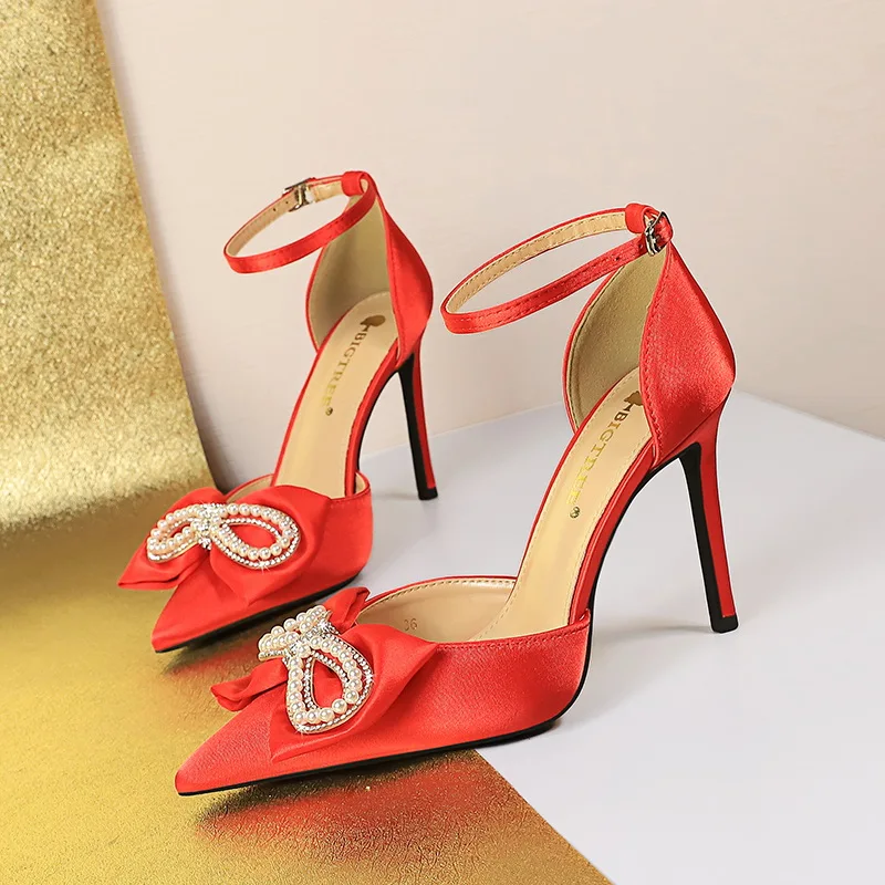 Туфли женские на высоком каблуке роскошные модные босоножки с ремешком пятке