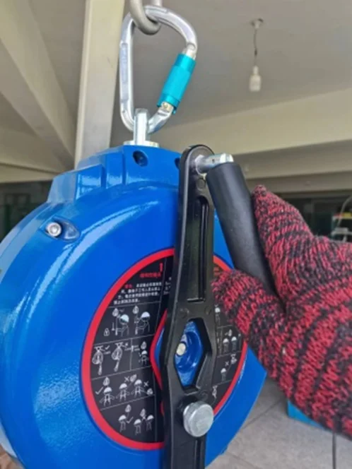 Выдвижная Система аварийной остановки с спасательным подъемным устройством