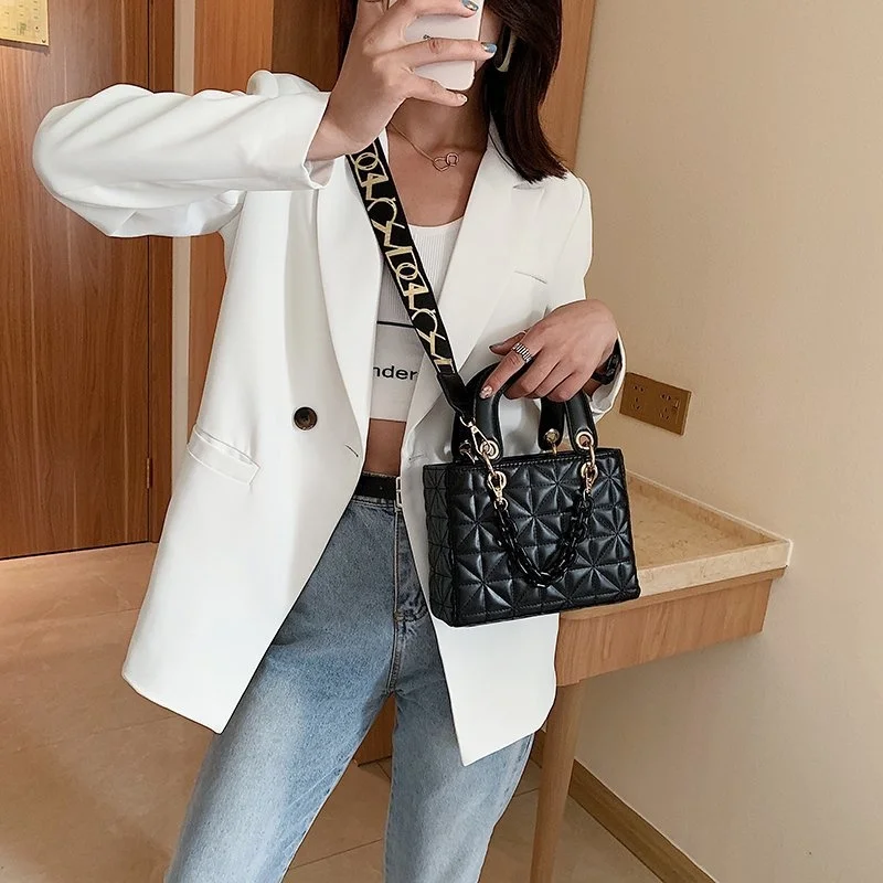 

2021 new totes female shoulder bag crossbody packs design padded handbag famous brand design hand bag