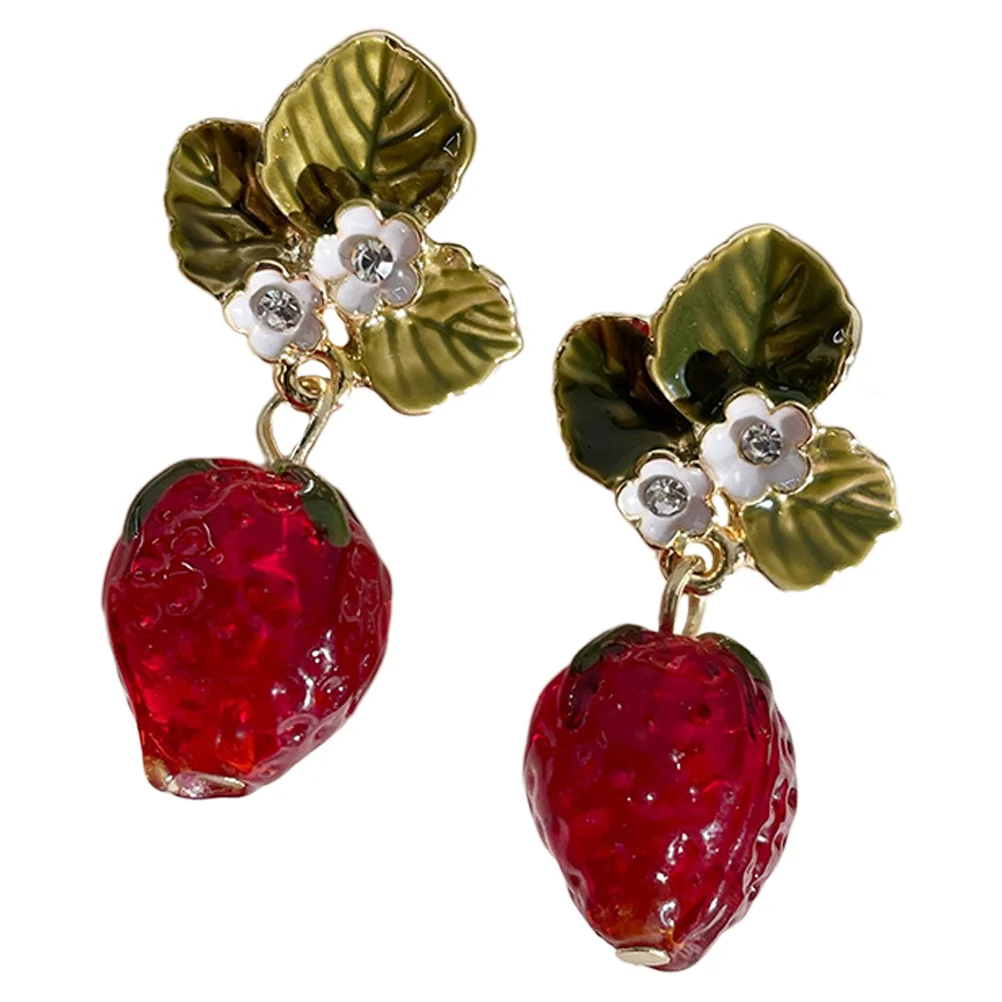 Серьги с клубникой висячие изящные милые для девочек-подростков модные из