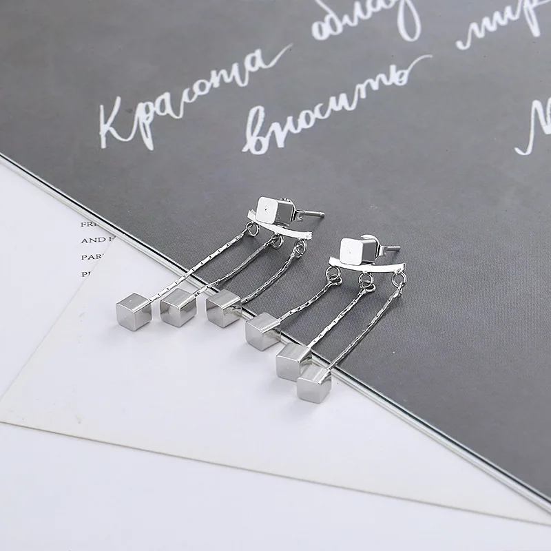 Новинка 2022 корейские висячие серьги с кисточками и маленькими кубиками для